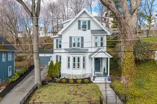 26 Poplar St, Melrose, MA 02176 - Photo 2