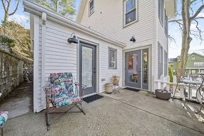 26 Poplar St, Melrose, MA 02176 - Photo 34