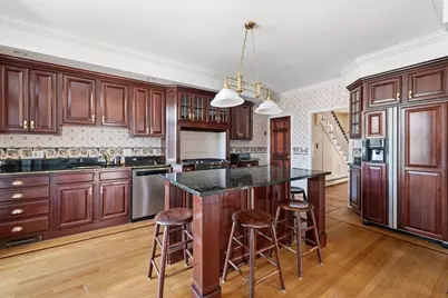 11 Hampshire St, Everett, MA 02149 - Photo 2