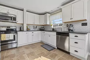 173 Greenmont Ave, Dracut, MA 01826 - Photo 14