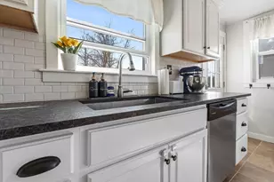 173 Greenmont Ave, Dracut, MA 01826 - Photo 12