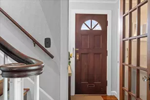 860 Pleasant St, Worcester, MA 01602 - Photo 4