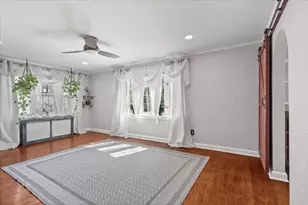 860 Pleasant St, Worcester, MA 01602 - Photo 8