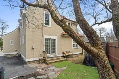 860 Pleasant St, Worcester, MA 01602 - Photo 30