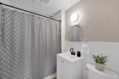 69-71 Elmwood Ave, Holyoke, MA 01040 - Photo 16