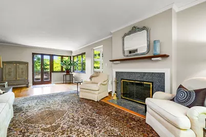 34 Lagrange St, Brookline, MA 02467 - Photo 16