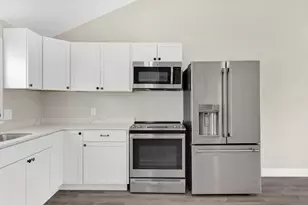 24 Daley St, Chicopee, MA 01013 - Photo 10