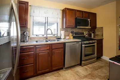 27 Gagnon St, Fall River, MA 02723 - Photo 12