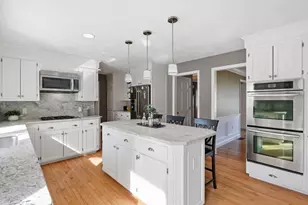 8 Ashford Ln, Andover, MA 01810 - Photo 10