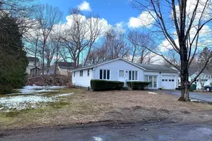 13 Greenhurst Ave, Fitchburg, MA 01420 - Photo 4