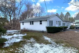 13 Greenhurst Ave, Fitchburg, MA 01420 - Photo 6