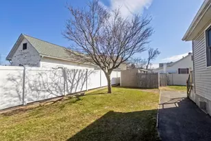 26 Dayton St, Chicopee, MA 01013 - Photo 24