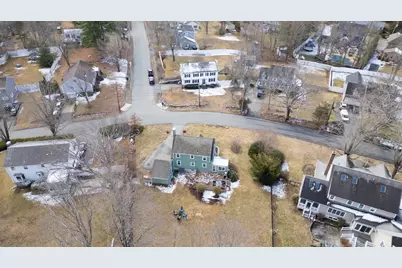 25 Wakefield St, Reading, MA 01867 - Photo 32