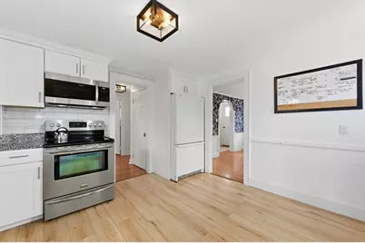 25 Wakefield St, Reading, MA 01867 - Photo 12