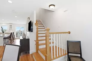 9 Park St, Boston, MA 02122 - Photo 22