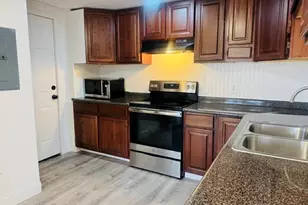 425 W Elm St, Brockton, MA 02301 - Photo 6