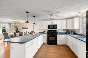 17 Maguire St, Methuen, MA 01844 - Photo 10