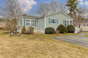 23 Green Holly Dr, Kingston, MA 02364 - Photo 2