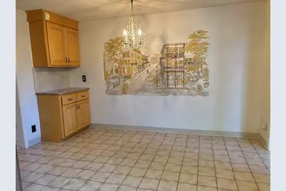 121 West Meadowview Road, Holyoke, MA 01040 - Photo 10