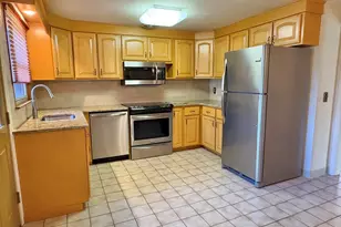 121 W Meadowview Rd, Holyoke, MA 01040 - Photo 8