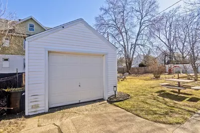127 Governor St, Springfield, MA 01104 - Photo 4