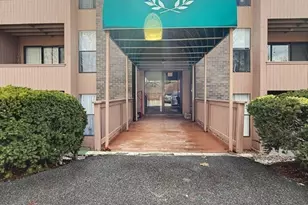 32 Shrewsbury Green Dr, Shrewsbury, MA 01545 - Photo 1