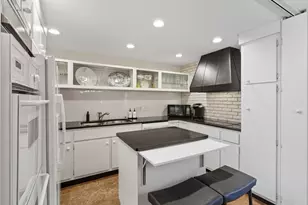 4 Coffin Ct, Newburyport, MA 01950 - Photo 12