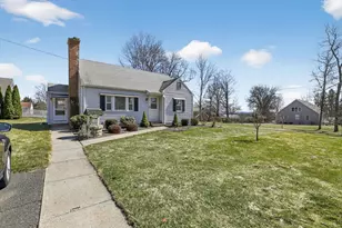 74 Granville St, Holyoke, MA 01040 - Photo 6