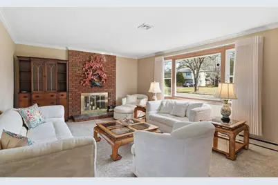 64 Brookwood Dr, Longmeadow, MA 01106 - Photo 6