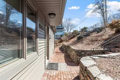 469 Lake Ave, Worcester, MA 01604 - Photo 12