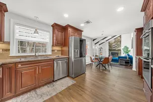 33 Old Farm Rd, Reading, MA 01867 - Photo 2