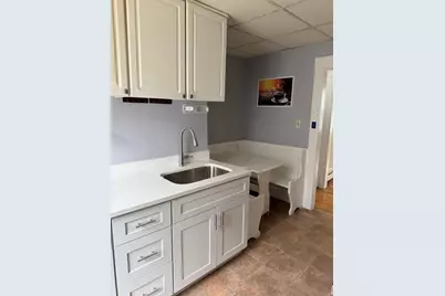 229 Jackson St, Lawrence, MA 01841 - Photo 10