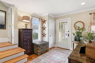 19 Orpheum Ave, East Longmeadow, MA 01028 - Photo 8