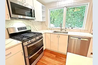 32 Salisbury Rd #32, Newton, MA 02458 - Photo 8