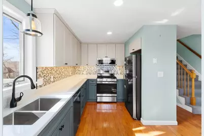 8-10 Menlo Terrace #A, Lynn, MA 01905 - Photo 6