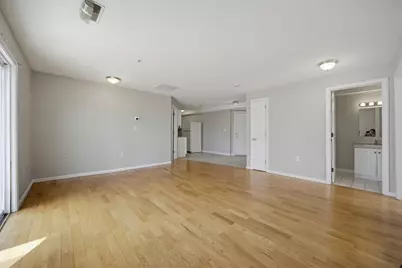 100 Lawrence St #18, Haverhill, MA 01830 - Photo 8