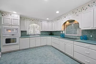 300 Pinehurst Drive #300, East Longmeadow, MA 01028 - Photo 8