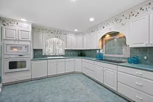 300 Pinehurst Dr, East Longmeadow, MA 01028 - Photo 8