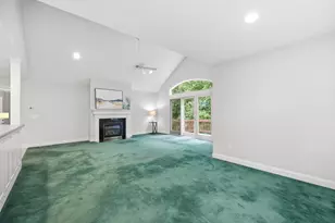 300 Pinehurst Dr, East Longmeadow, MA 01028 - Photo 12