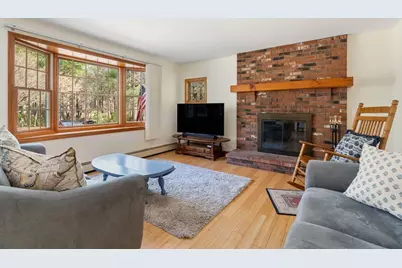 37 Stuart Rd, Rochester, MA 02770 - Photo 4