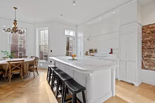 15 Regent Cir, Brookline, MA 02445 - Photo 4