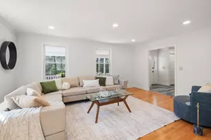 165 Wampum St, Plainville, MA 02762 - Photo 8