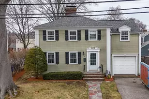 32 Colonial Dr, Arlington, MA 02474 - Photo 1