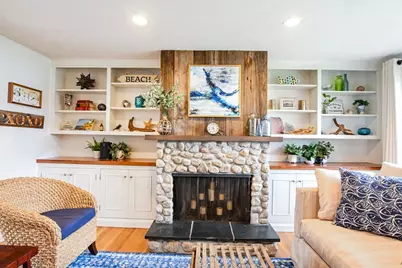 25 Toledo St, Falmouth, MA 02536 - Photo 4