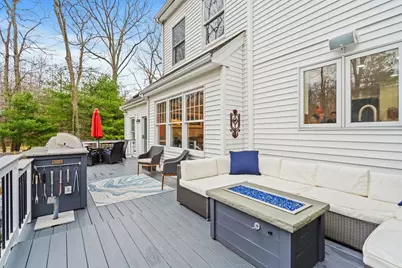 25 Howe St, Medway, MA 02053 - Photo 30