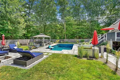 25 Howe St, Medway, MA 02053 - Photo 32