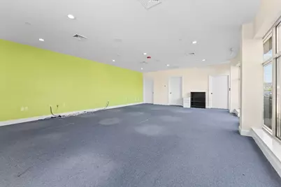 637 E 1st St, Boston, MA 02127 - Photo 8