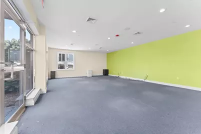 637 E 1st St, Boston, MA 02127 - Photo 4