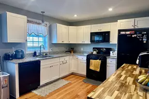 3 Marshall St, Lowell, MA 01851 - Photo 8