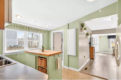 7 Sunrise Ave, Billerica, MA 01821 - Photo 8